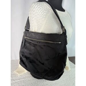 Coach Black Signature‎ Jacquard Fabric Shoulder Bag Hobo Everyday Purse